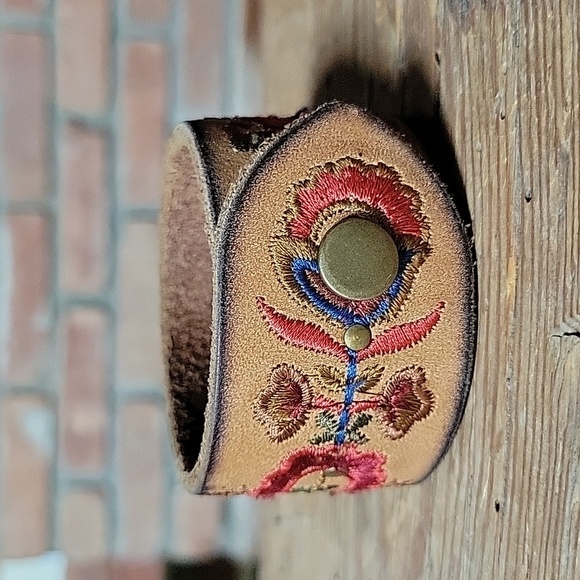 Embroidered Leather Cuff Bracelet - Picture 3 of 10